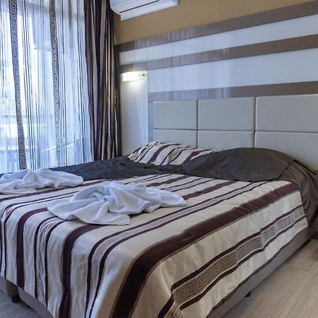 Deluxe Apartments Gallery 2 ซันนีบีช ภายนอก รูปภาพ