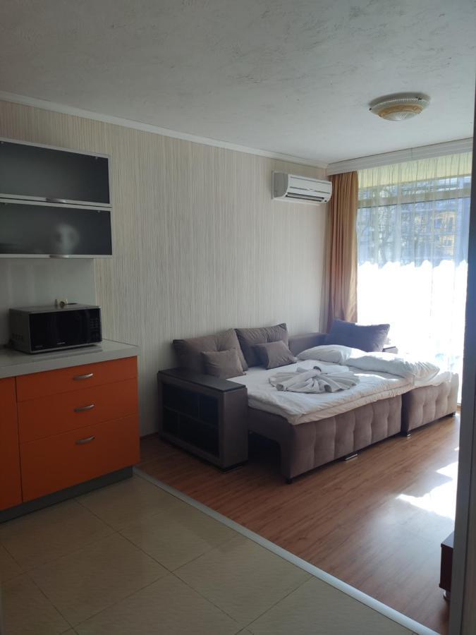 Deluxe Apartments Gallery 2 ซันนีบีช ภายนอก รูปภาพ