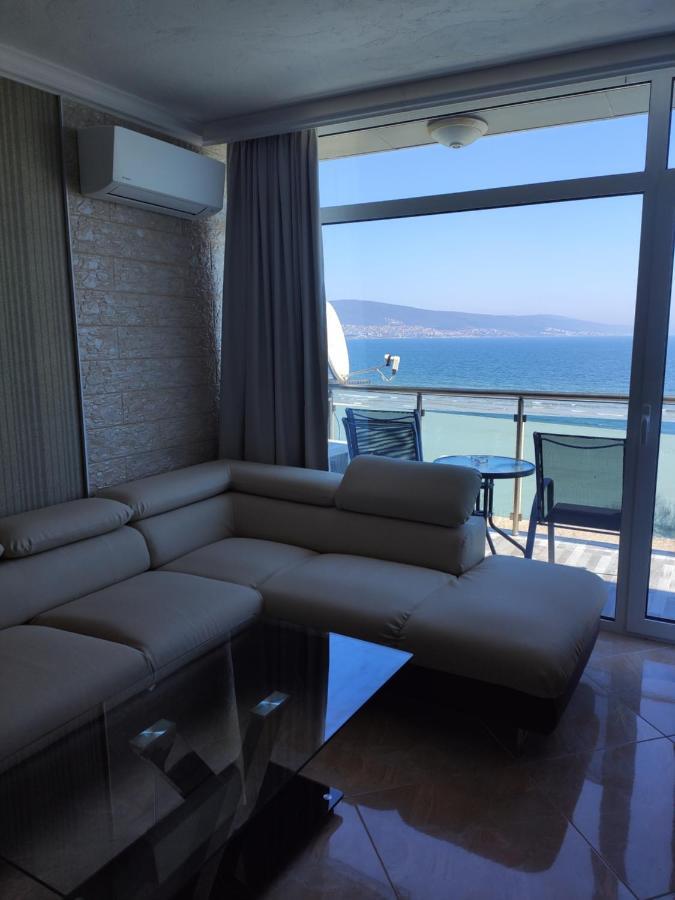 Deluxe Apartments Gallery 2 ซันนีบีช ภายนอก รูปภาพ