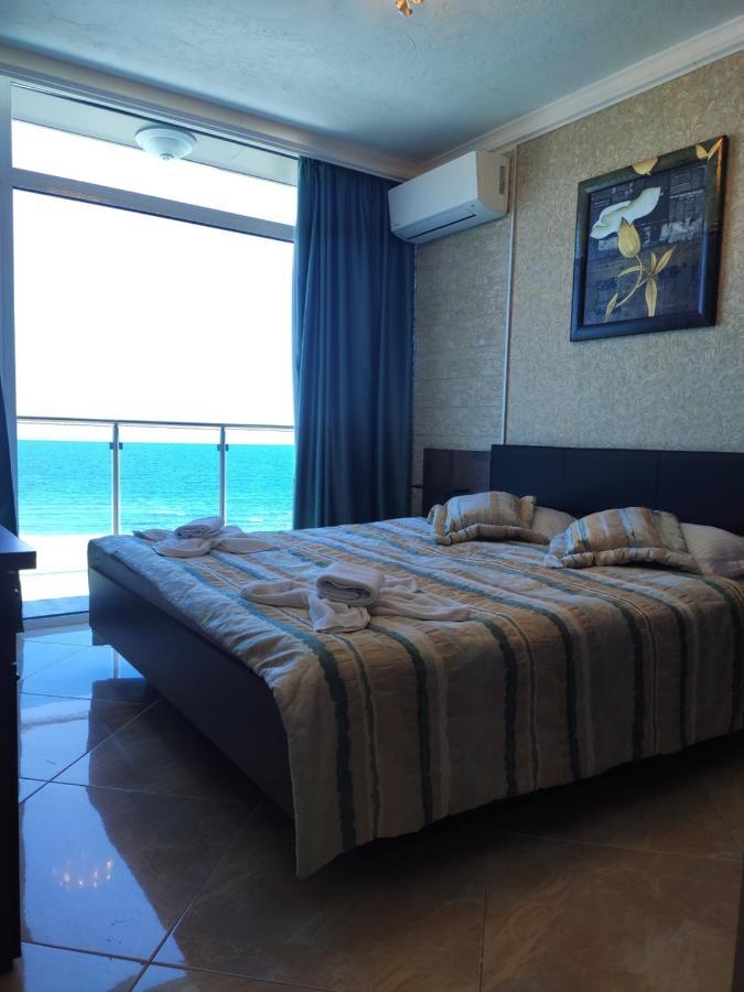 Deluxe Apartments Gallery 2 ซันนีบีช ภายนอก รูปภาพ