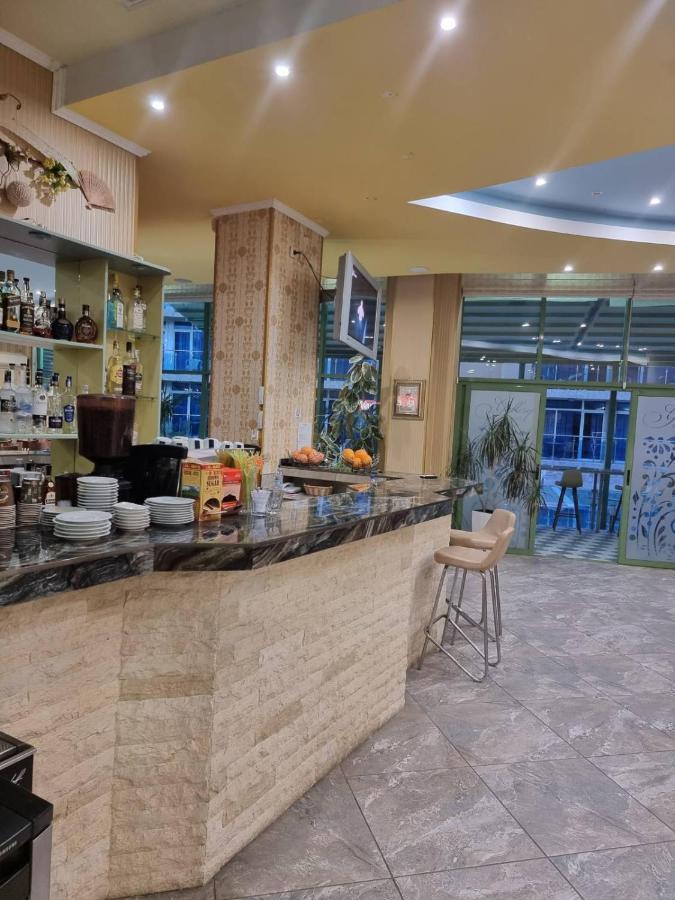 Deluxe Apartments Gallery 2 ซันนีบีช ภายนอก รูปภาพ
