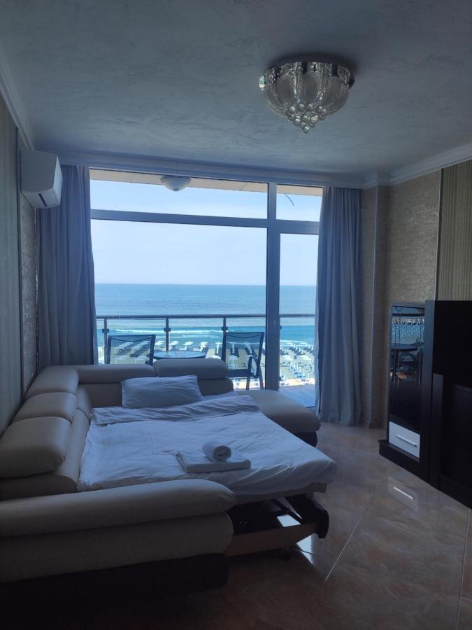 Deluxe Apartments Gallery 2 ซันนีบีช ภายนอก รูปภาพ