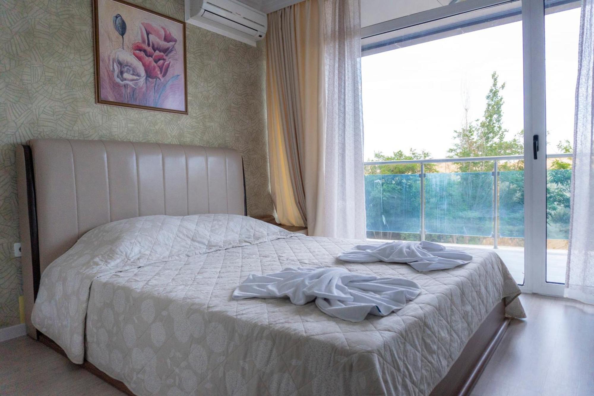 Deluxe Apartments Gallery 2 ซันนีบีช ภายนอก รูปภาพ