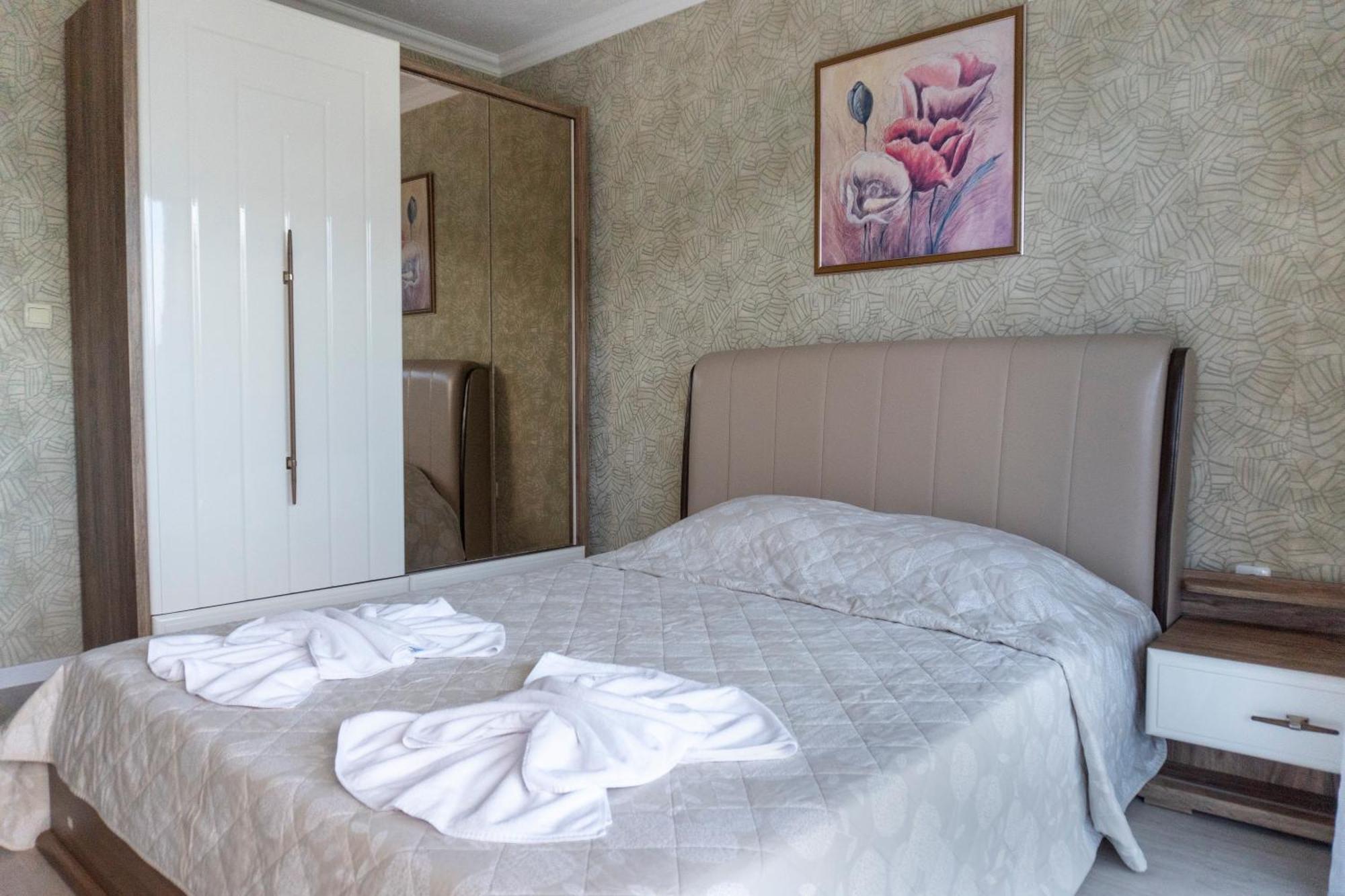 Deluxe Apartments Gallery 2 ซันนีบีช ภายนอก รูปภาพ