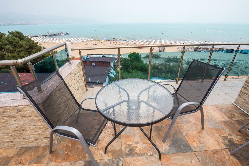 Deluxe Apartments Gallery 2 ซันนีบีช ภายนอก รูปภาพ