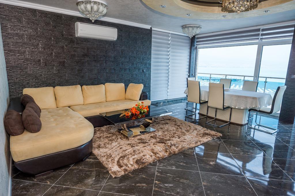 Deluxe Apartments Gallery 2 ซันนีบีช ภายนอก รูปภาพ