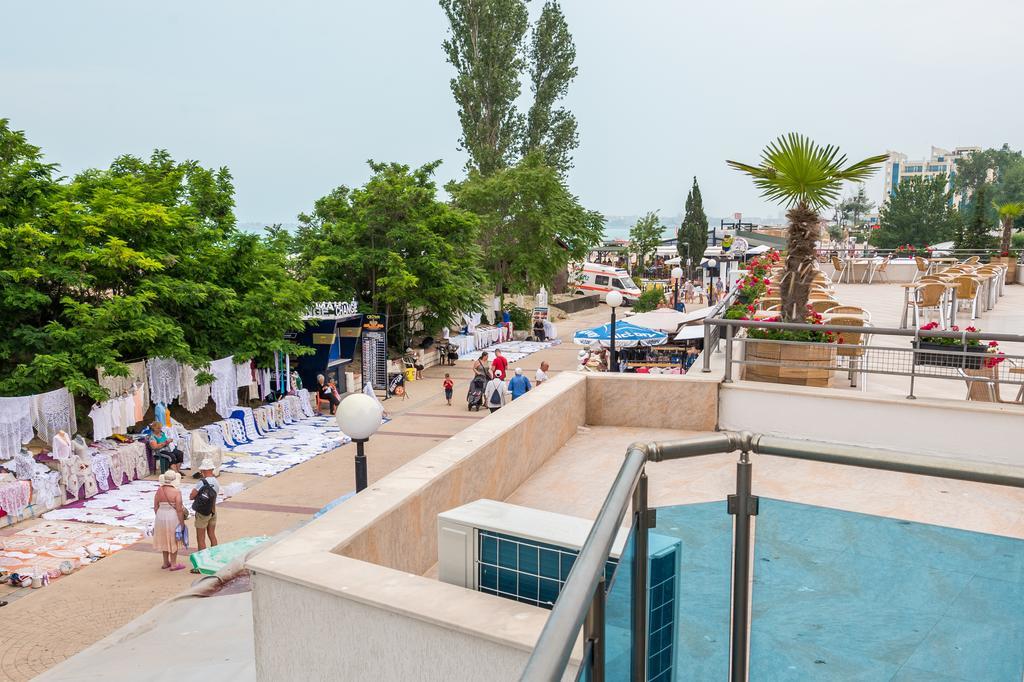 Deluxe Apartments Gallery 2 ซันนีบีช ภายนอก รูปภาพ