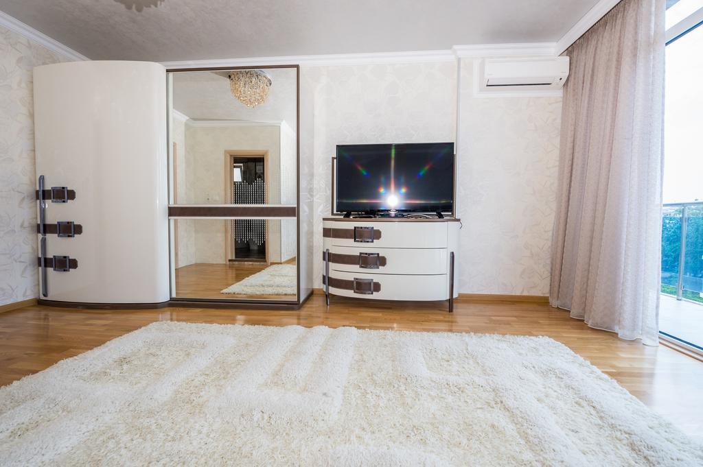 Deluxe Apartments Gallery 2 ซันนีบีช ภายนอก รูปภาพ