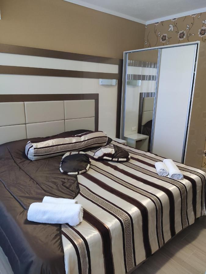 Deluxe Apartments Gallery 2 ซันนีบีช ภายนอก รูปภาพ
